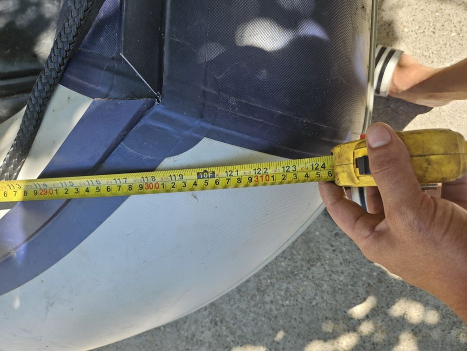 Barca cu motor evinrude