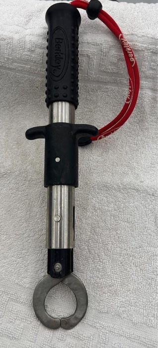 Vând set complet pescuit – Shimano Stella 2500 FD + accesorii