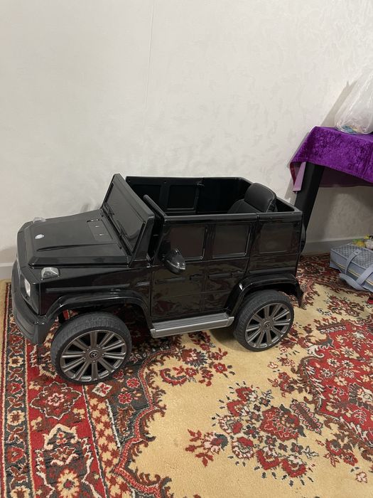 Машинка ездить Мальчику