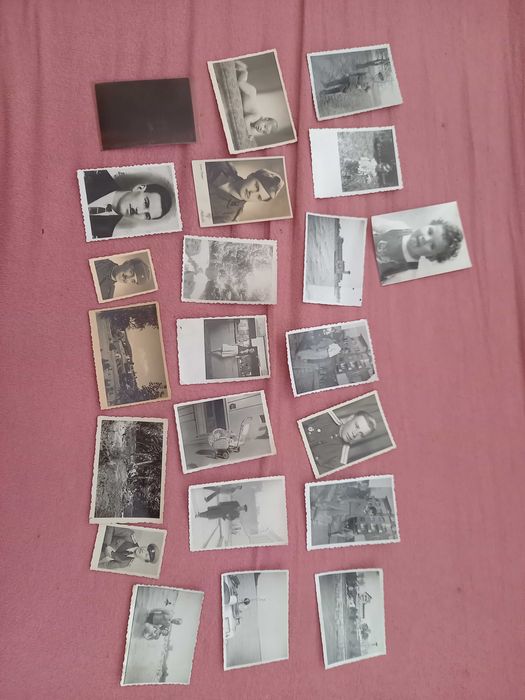 Старинни снимки малки. На някой от тях пише годината