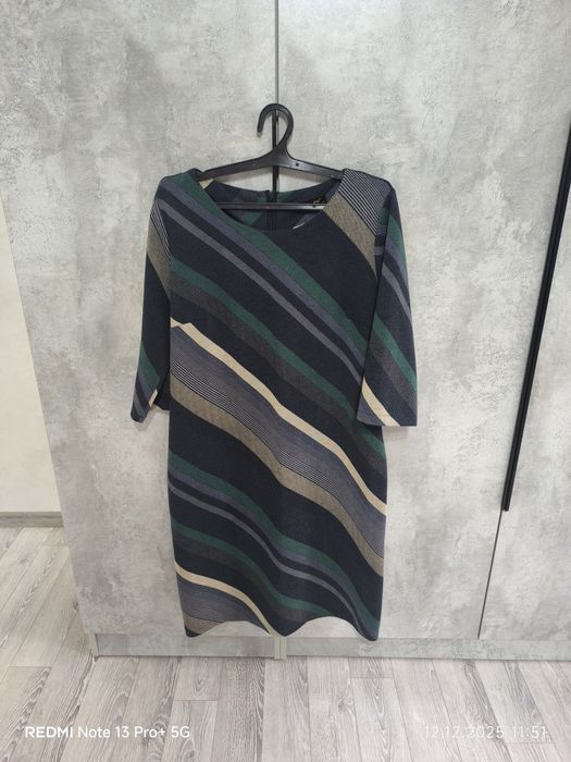 Платье женское..