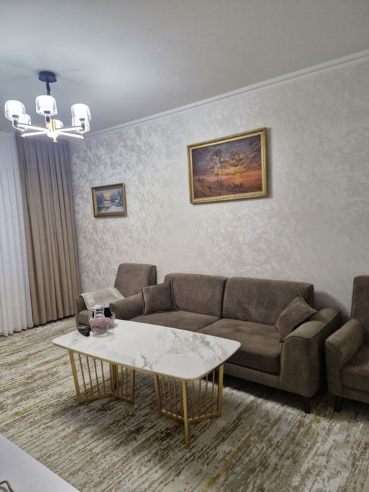 Продается 4- комнат квартира