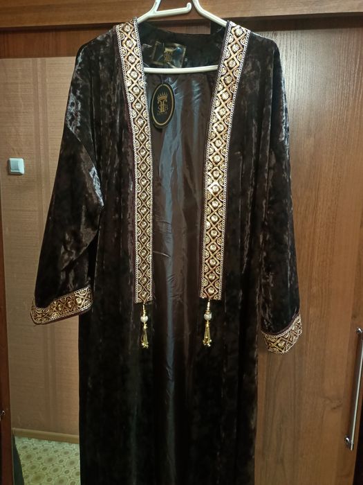 Ұлттық шапан , камзолдар сатылады