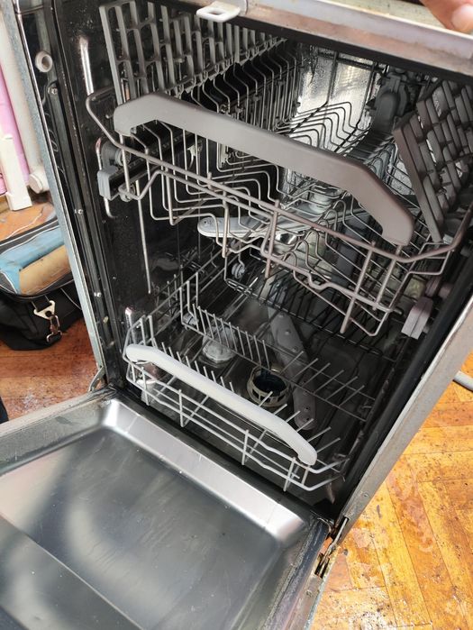 Продам посудомоечная машина аристон