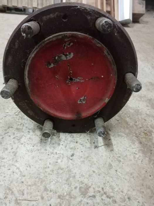 Vând 2 planetare stâng și dreapta pentru un tractor deutuz 4506.