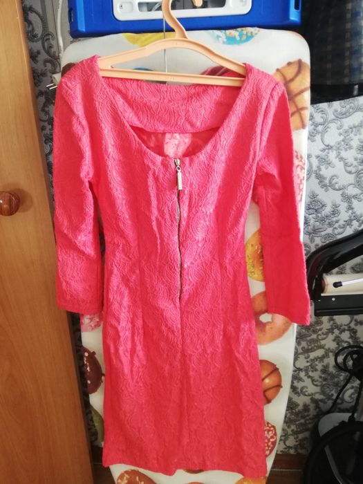 Продам за 5000 2 платья