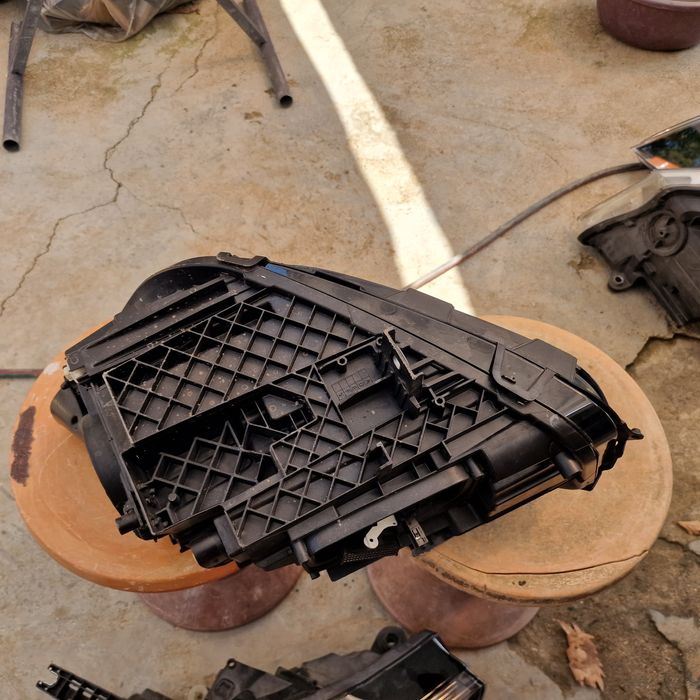 Mercedes Benz B klasse 247 десен фар