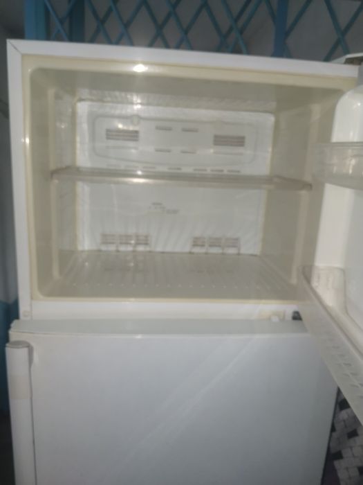 Продам большой холодильник