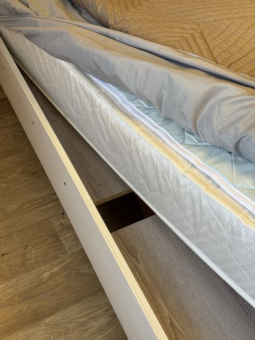 Кровать+ортопедиеский матрас 160/200 б/у