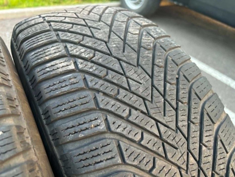 Roti Jante aliaj V-Spoke 5x108 Black Cauciucuri All-Season Iarna M+S 235 55 R18 Volvo XC40 XC60