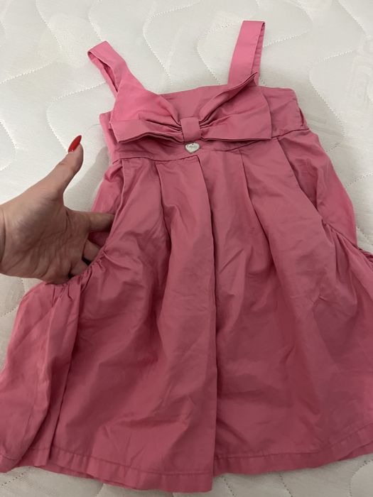 Детска розава рокля Lapin House + детски дънки Guess