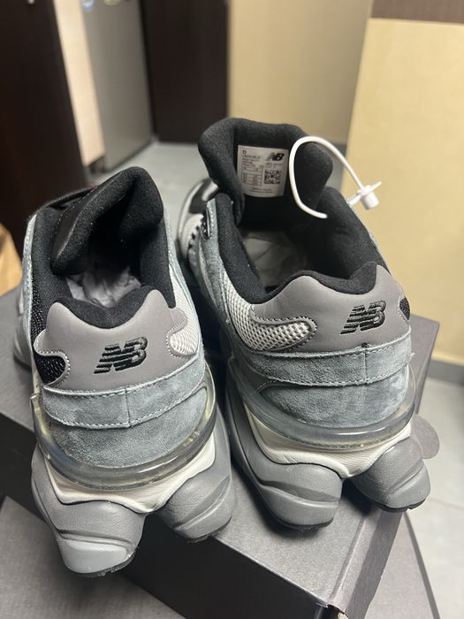 Маратонки New Balance U9060BLK