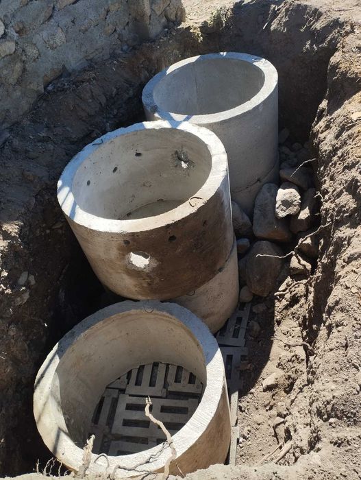 Извършване изкопни услуги с багер и самосвал