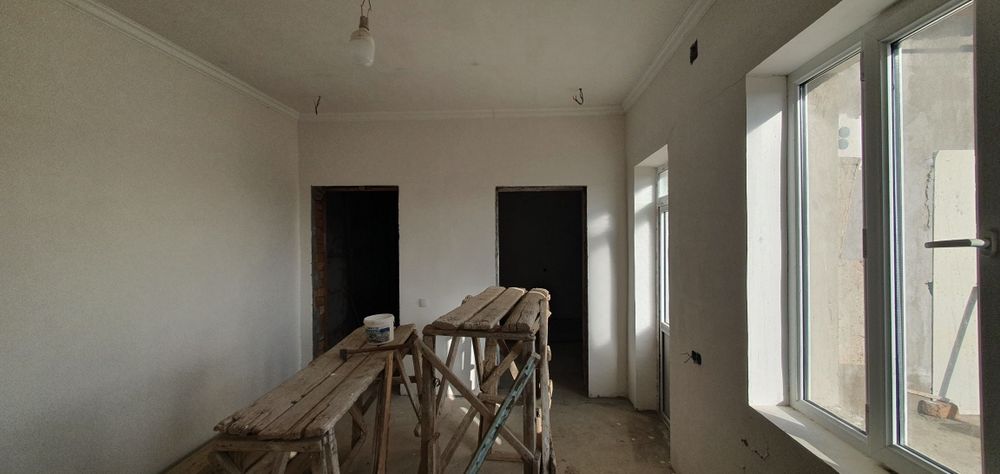Yengi toshmidan kirganda Tutzorda 2.5 sòtu  6 xona 68000$