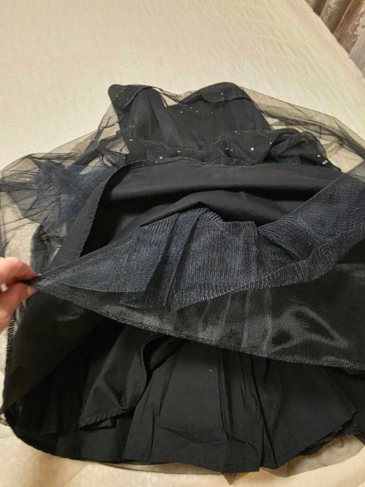 Дамска черна рокля с бюстие