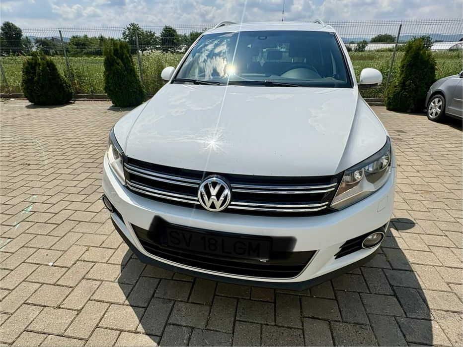 VOLKSWAGEN Tiguan
