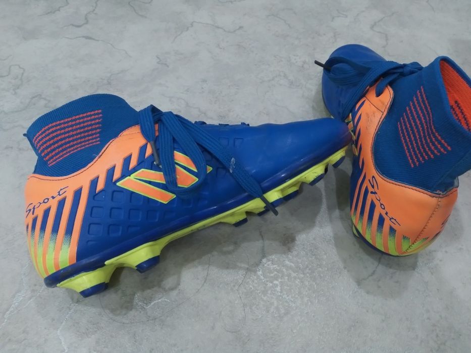 Продам бутсы сороконожки