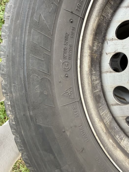 Iveco dayli 35c18 зимни гуми с джанти