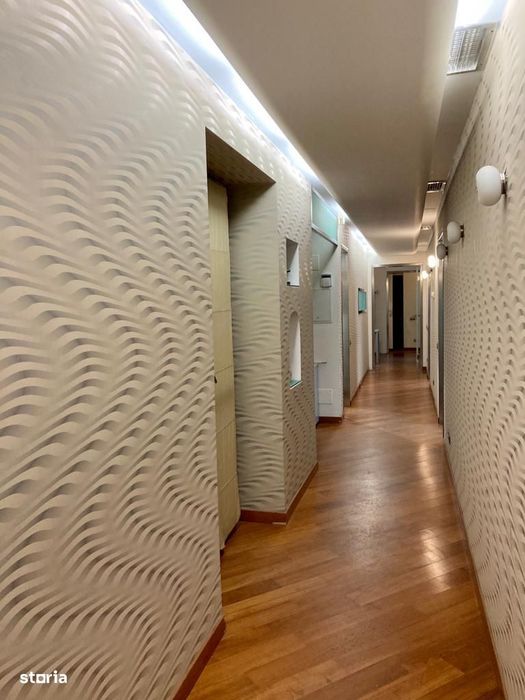 Calea Victoriei, apartament de 5 camere. Ideal birou.