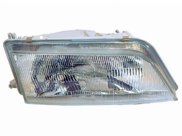 Фара Nissan Cefiro