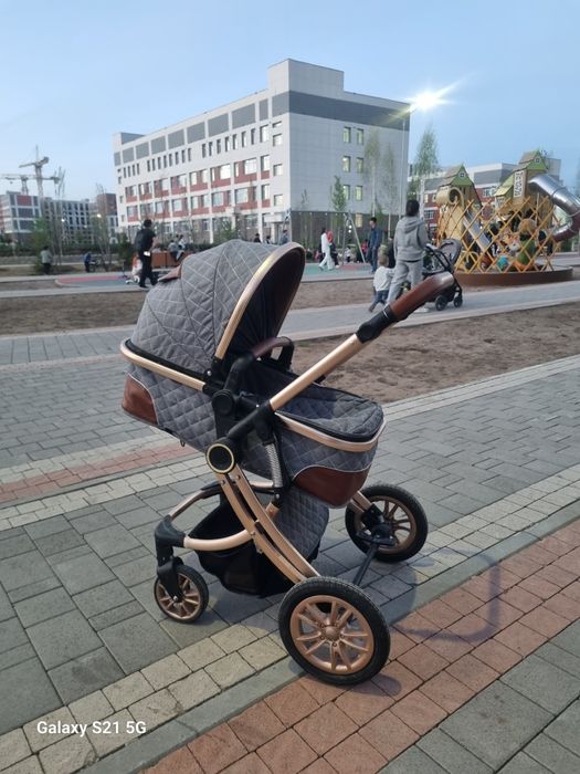 Продам коляску  Teknum  в отличном состоянии