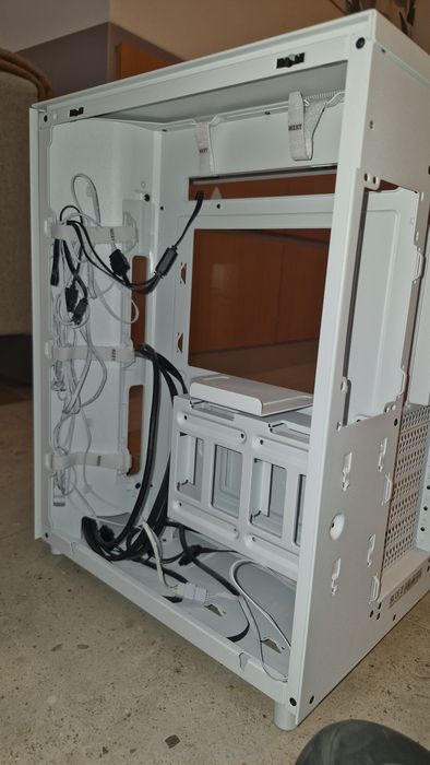 NZXT H6 flow case + 7 вентилатори