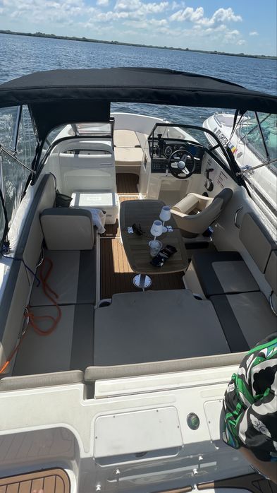 Ambarcatiune Bayliner VR4