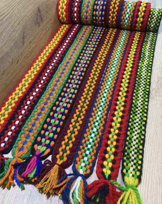 Ръчно изработени вълнени колани посходящи на народни носии