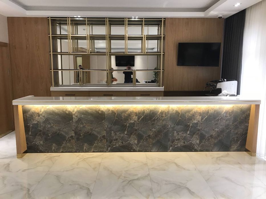 Столещница, бар, ресепшн, сан.узлы, лесницы, подоконники и т.п.