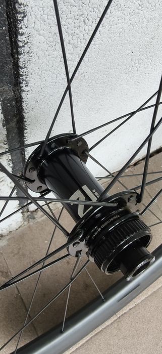 Карбонови Novatec R4 Disc CL Carbon Wheelset 12x100/12x142 Shimano HG