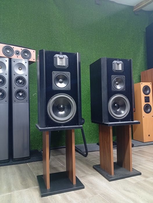 Тонколони QUADRAL Phonologue Tribun