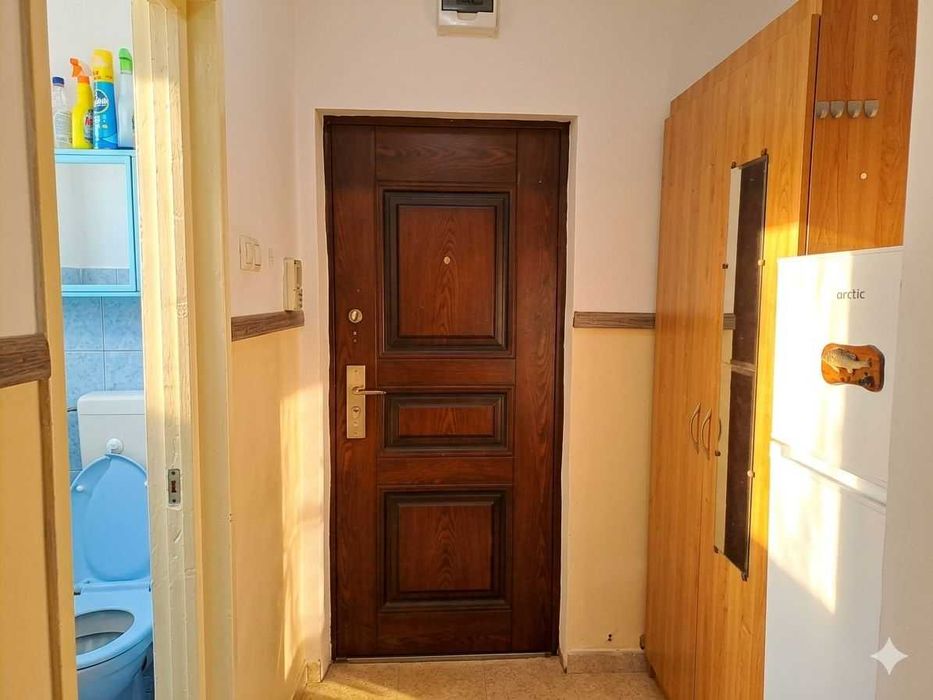 Garsoniera de inchiriat in oras Hunedoara, zona centrala, mobilata si utilata complet, 190 euro (1000 lei) luna