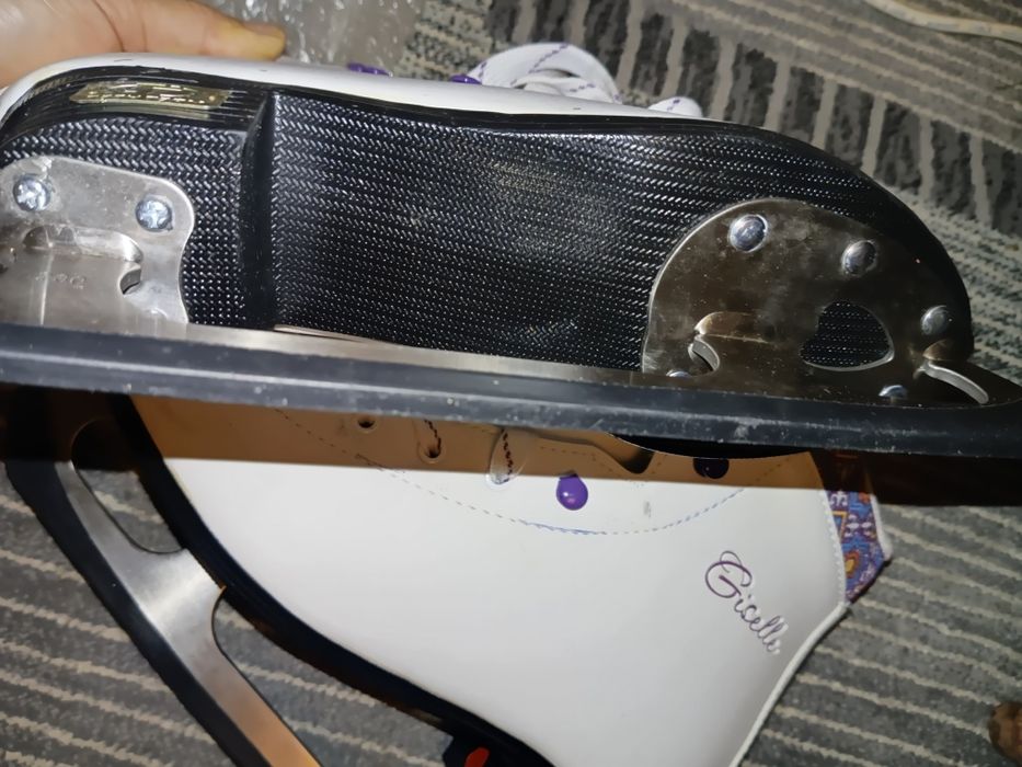 Фигурные коньки Giselle 35 размер