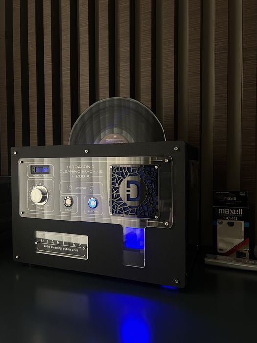 Ультразвуковая очистка виниловых пластинок.