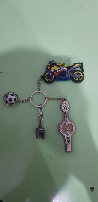 Продаётся брелок из 4 элементов