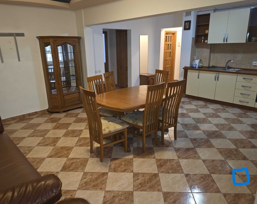 Apartament 3 camere modern si spatios in Gavana 3, vis a vis de piata