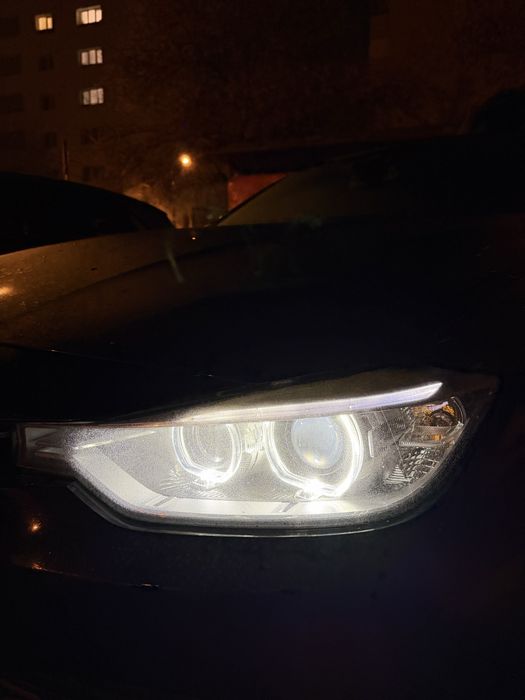Faruri xenon bmw F30