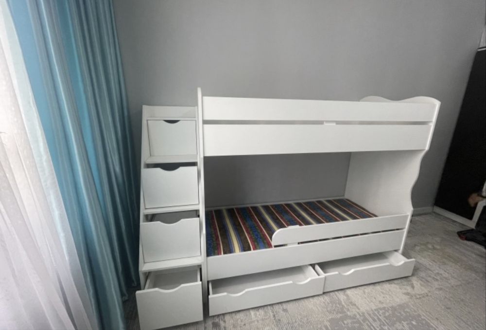 Двухяросный кровать