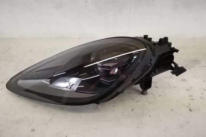 Ляв фар / Lqv far Оригинален Led В добро състояние Порше / Porsche Cay