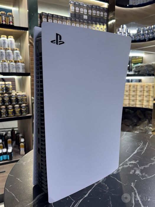 PlayStation 5 2 ta joystiki bilan
