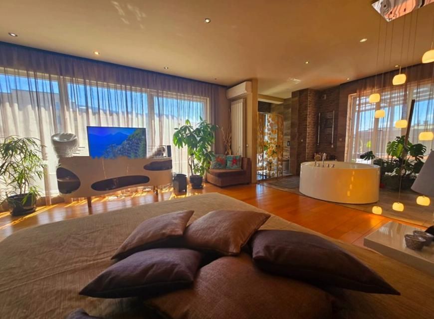 Дава се под наем Четиристаен апартамент в София, Манастирски ливади - 650 кв.м за 2500 € - Снимка #1