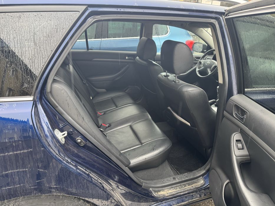 Toyota Avensis 2.2 D-cat 177cp din 09.2007, un singur proprietar Ro, filtru particule activ, 287000km reali varanta Full, piele incalzire scaune clima