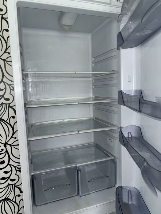 Продам холодильник