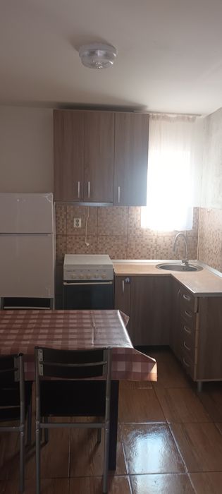 ,Inchiriez etaj casa