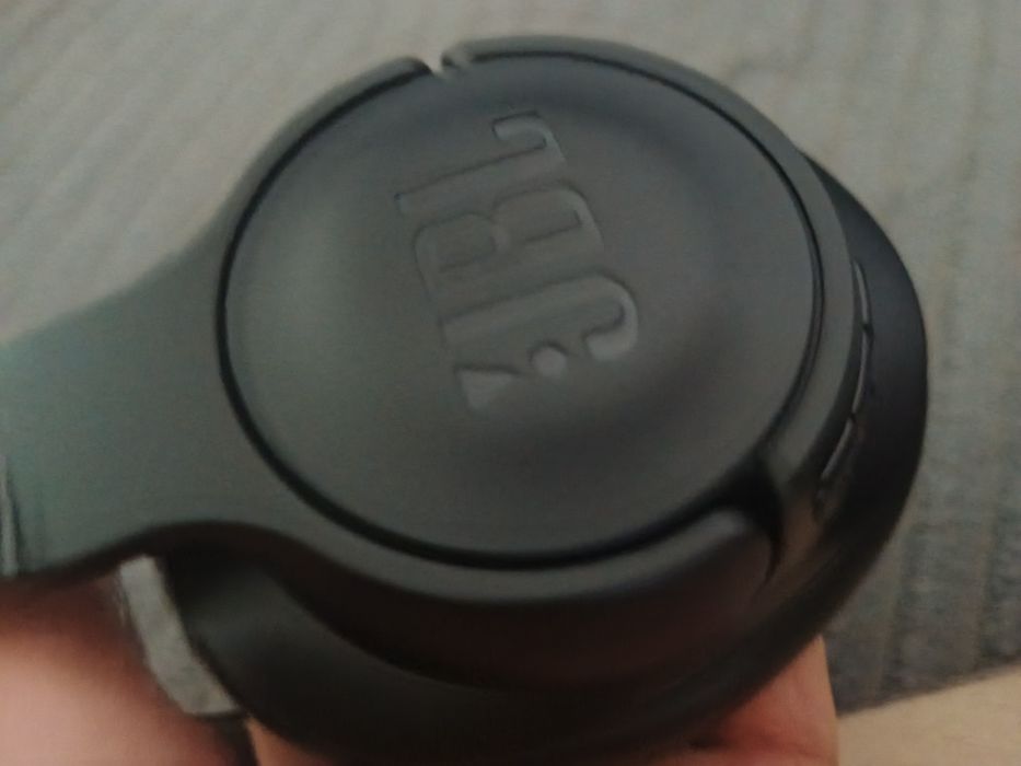 JBL TUNE 720BT black