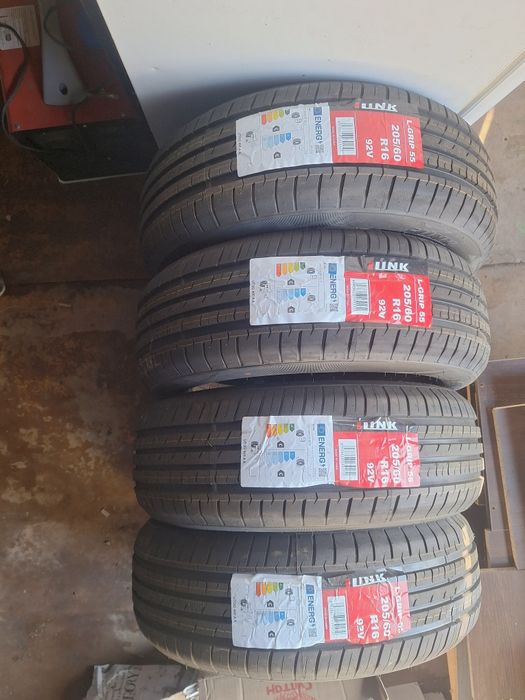 Продам шины новые летние.