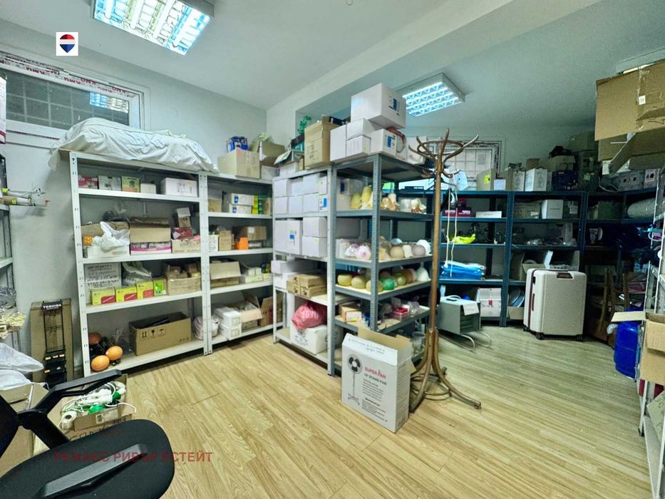 Търговски обект / магазин за продажба кв. Широк център