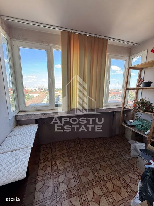 Apartament de vanzare cu 3 camere, 2 bai, 2 balcoane, zona Soarelui