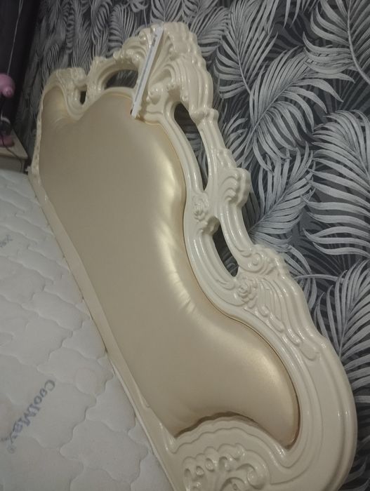 Кровать двуспальная