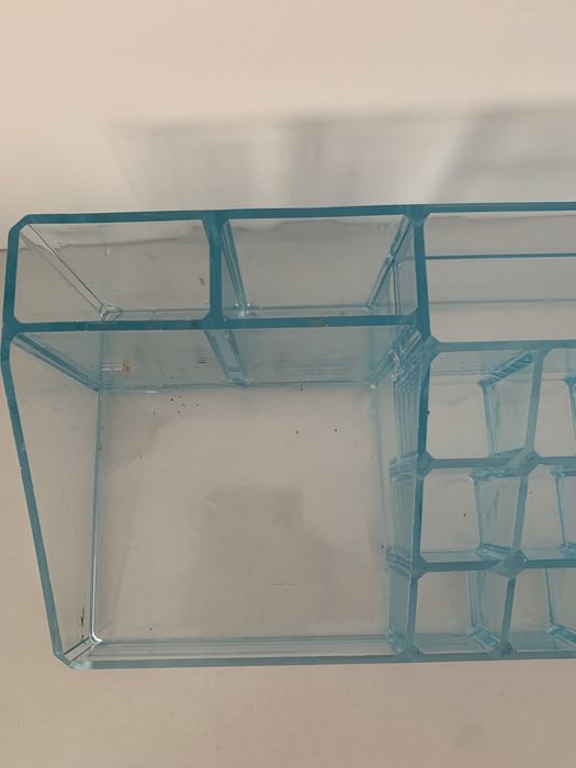 Кутия за гримове, разделител за гримове